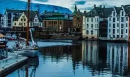 01 Alesund harbour (wide hero)