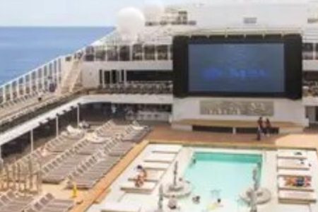 05 MSC Meraviglia pool deck